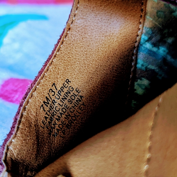 Suede Lucky Brand Brolley Booties Red/Wine - Picture 7 of 7